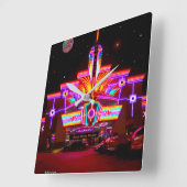 The Neon Moon Theater Quadratische Wanduhr (Winkel)