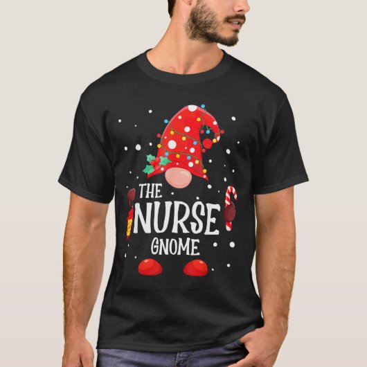 The Nurse Gnome Matching Family Christmas Gnome Pa T-Shirt (Vorderseite)