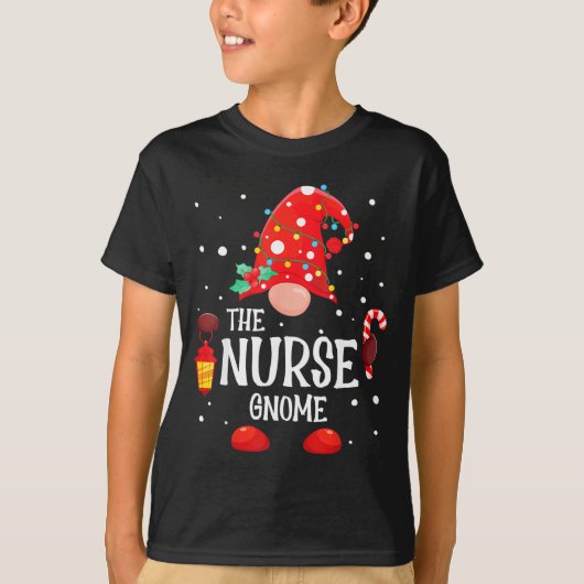 The Nurse Gnome Matching Family Christmas Gnome Pa T-Shirt (Vorderseite)