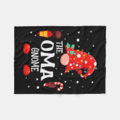 The Oma Gnome Matching Family Christmas Gnome Paja Fleecedecke (Vorderseite (Horizontal))