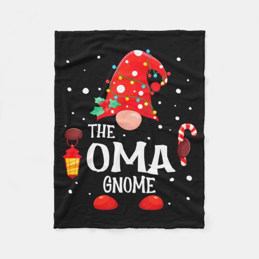 The Oma Gnome Matching Family Christmas Gnome Paja Fleecedecke (Vorderseite)