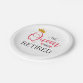 The queen has retired funny women pappteller (Schrägansicht)