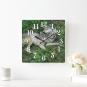 The Resting Grey Wolf 2 Wildlife Clock Quadratische Wanduhr (Zuhause)