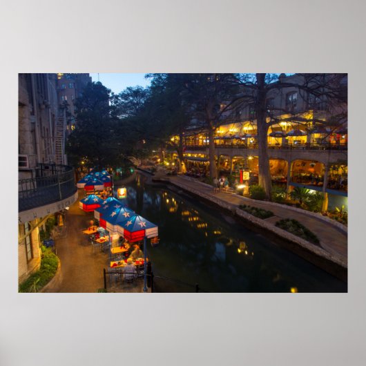 The Riverwalk At Dusk In Downtown San Antonio Poster (Vorne)