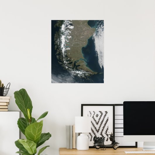 The rugged, snow-capped Andes Poster (Heimbüro)