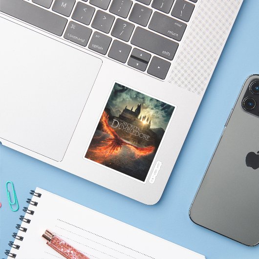 The Secrets of Dumbledore Theatrical Poster Aufkleber (Laptop mit iPhone)