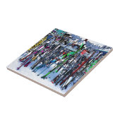 The Ski Party - Skis and Poles Fliese (Seite)