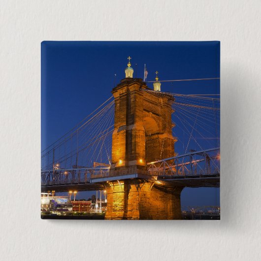 The skyline of Cincinnati, Ohio, USA at dusk Button (Vorderseite)