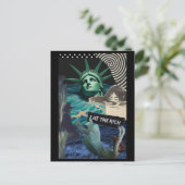 The Statue of Liberty Melts Surreal Eat the Rich Postkarte (Stehend Vorderseite)