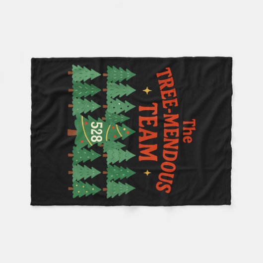 The Treemendous Team Funny Christmas Work Fleecedecke (Vorderseite (Horizontal))