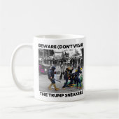 "THE TRUMP SNEAKERS" COFFEE MUG KAFFEETASSE (Links)