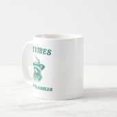 The Vibes Are In Shambles Sarcastic Funny Raccoon Kaffeetasse (Vorderseite Links)