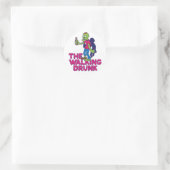 The Walking Drunk Runder Aufkleber (Tasche)