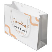 The wedding of add bride groom name date peach große geschenktüte (Rückseite Schrägansicht)