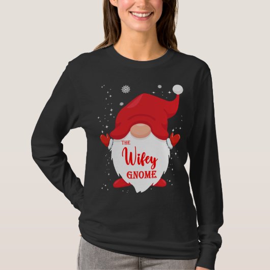 The Wifey Gnome Matching Family Christmas Pajama T-Shirt (Vorderseite)