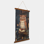 The Wise Owl's Midnight Library Wandteppich Mit Holzrahmen (Gewinkelt)