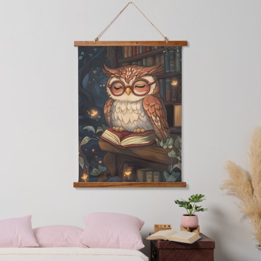 The Wise Owl's Midnight Library Wandteppich Mit Holzrahmen (Schlafzimmer)