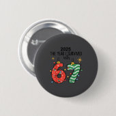 The Year I Barely Survived Christmas 2025 Six Seve Button (Vorne & Hinten)