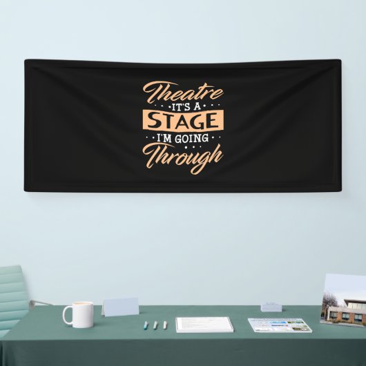 Theater ist es eine Bühne Schauspieler durch gehen Banner (Messe)