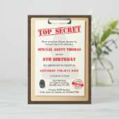 Themed Geburtstags-Party Einladung des Spions (Stehend Vorderseite)