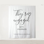 They're engages welcome sign Modern engagement  Wandteppich (Vorderseite)