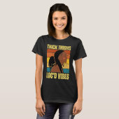 Thick Thighs And Loc'd Vibes Black History Month D T-Shirt (Vorne ganz)