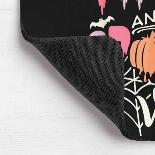 Thick Thighs And Soky Vibes Retro Groovy Halloween Mousepad (Ecke)