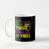 Thick Thighs Mardi Gras Vibes Fleur De Lis Mardi G Kaffeetasse (Links)