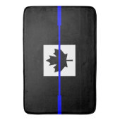 Thin Blue Line Akzent auf kanadischer Flagge Badematte (Vorderseite Vertikal)