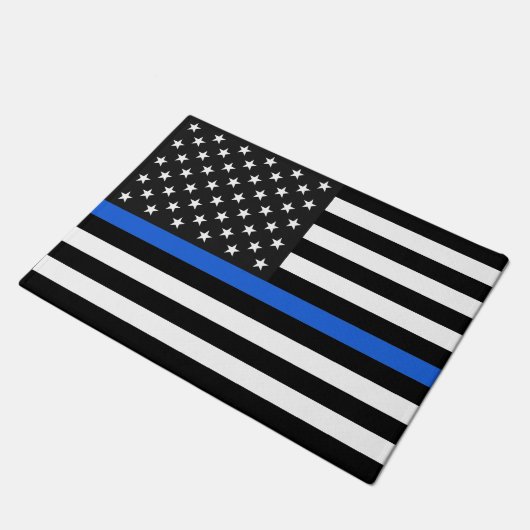 Thin Blue Line American Flag Fußmatte (Schrägansicht)