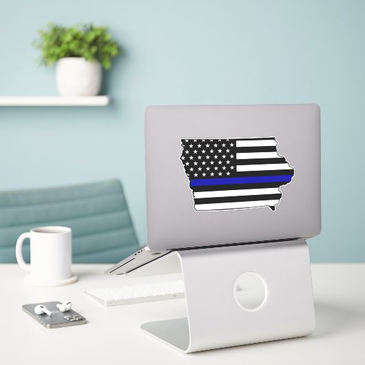 Thin Blue Line Flag Iowa Aufkleber (Laptop auf Schreibtisch)