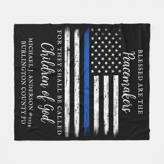 Thin Blue Line gesegnet sind die Friedensstifter P Fleecedecke (Vorderseite (Horizontal))