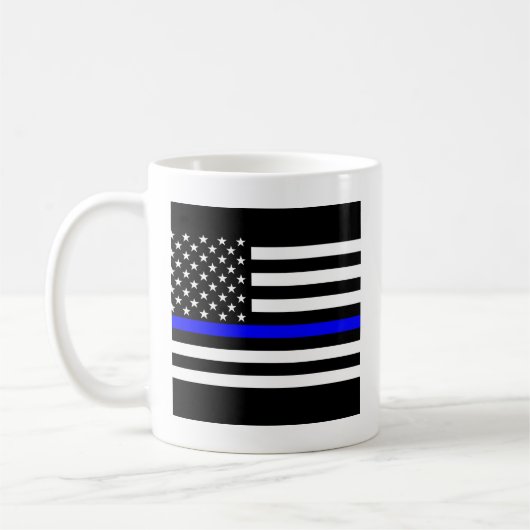 Thin Blue Line Graphic auf einer US-amerikanischen Kaffeetasse (Links)