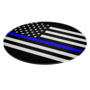 Thin Blue Line Graphic auf einer US-amerikanischen Schneidebrett