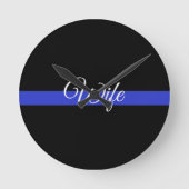 Thin Blue Line: Polizeiliche Ehefrau Runde Wanduhr (Vorderseite)