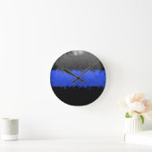 Thin Blue Line Runde Wanduhr (Zuhause)