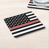 Thin Red Line Flag: Feuerwehrheldengedächtnis Rechteckiger Pappuntersetzer (angewinkelt)