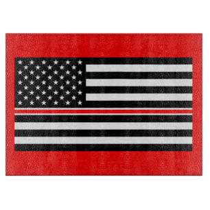 Thin Red Line Flag: Feuerwehrheldengedächtnis Schneidebrett