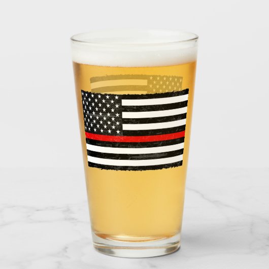 Thin Red Line Grungy American Flag Glas (Vorne (Gefüllt))