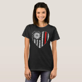 Thin Red Line Heart American Flag Feuerwehrmann T-Shirt (Vorne ganz)