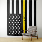 Thin Yellow Line American Flag Monogramm Wandteppich (Beispiel)