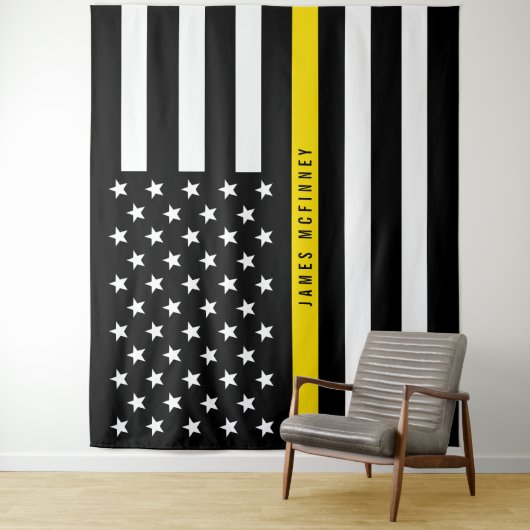 Thin Yellow Line American Flag Monogramm Wandteppich (Beispiel)