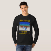 Think Outside Box Outfit For Hiking Father's Day T-Shirt (Vorne ganz)