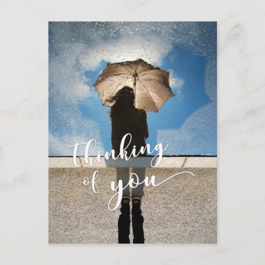 "Thinking you" Mädchen, Regenschirm reflektiert in Postkarte (Vorderseite)