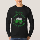This Barber Drinks Well With Others St Patrick's D T-Shirt (Vorderseite)