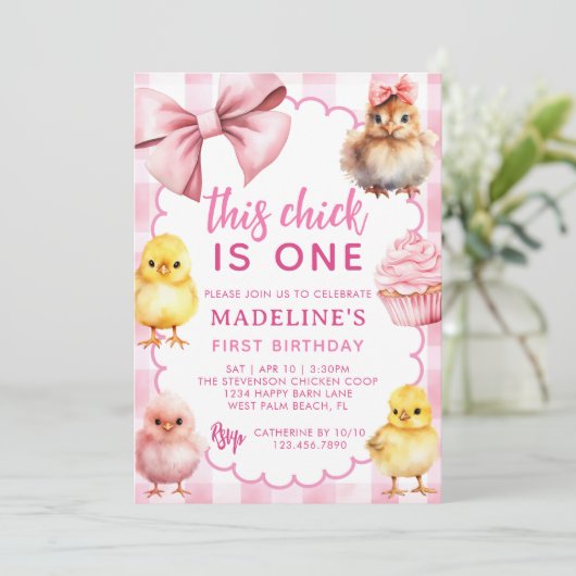This Chick Is One Pink Chicken 1st Birthday Party Einladung (Stehend Vorderseite)