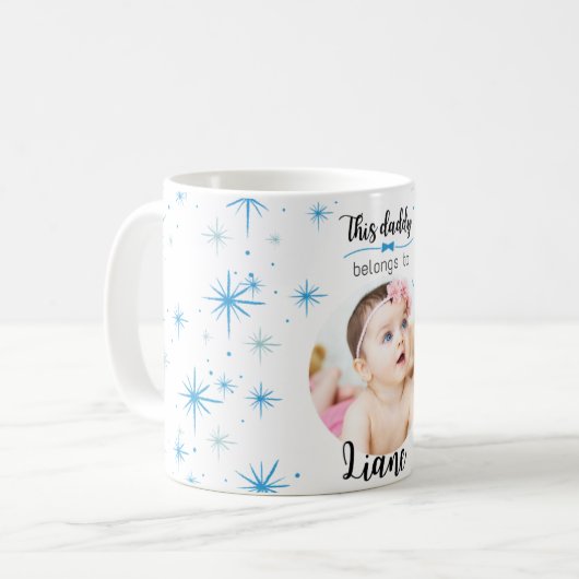 This Daddy Belongs To" Personalized Kaffeetasse (Vorderseite Links)
