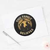 This Family Believes Christian Nativity Scene Runder Aufkleber (Umschlag)