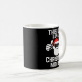 This Guy Loves Christmas Movies Shirt Men Funny Xm Kaffeetasse (VorderseiteRechts)