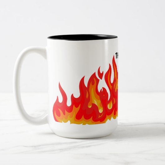 "This is fine" (schwarz + fire and flames) Zweifarbige Tasse (Links)